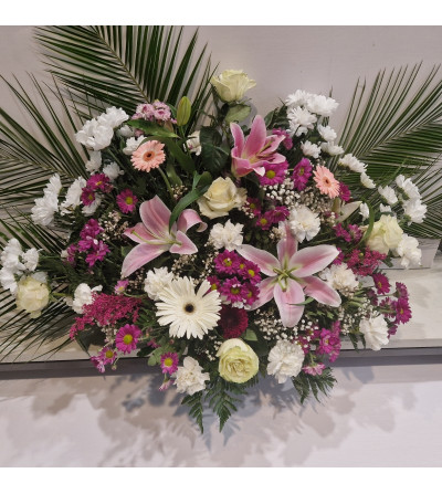 Centro funerario tonos morados ,rosas y blancos